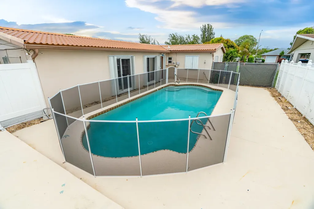 3201 Alice Drive Palm Springs FL 33461