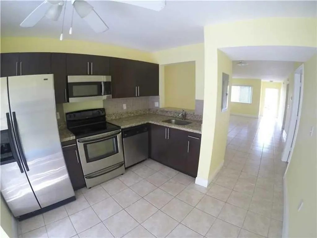 4785 SW 62nd Avenue Davie FL 33314