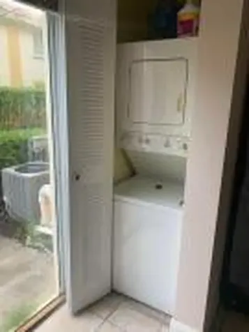 4785 SW 62nd Davie FL 33314