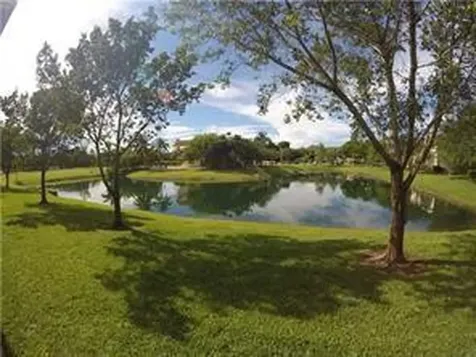 4785 SW 62nd Davie FL 33314