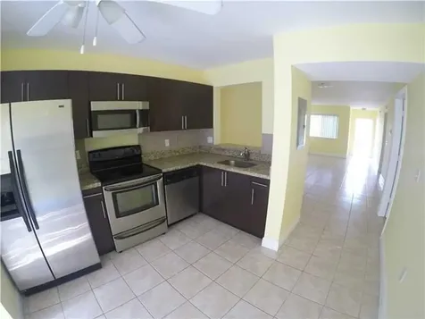4785 SW 62nd Davie FL 33314