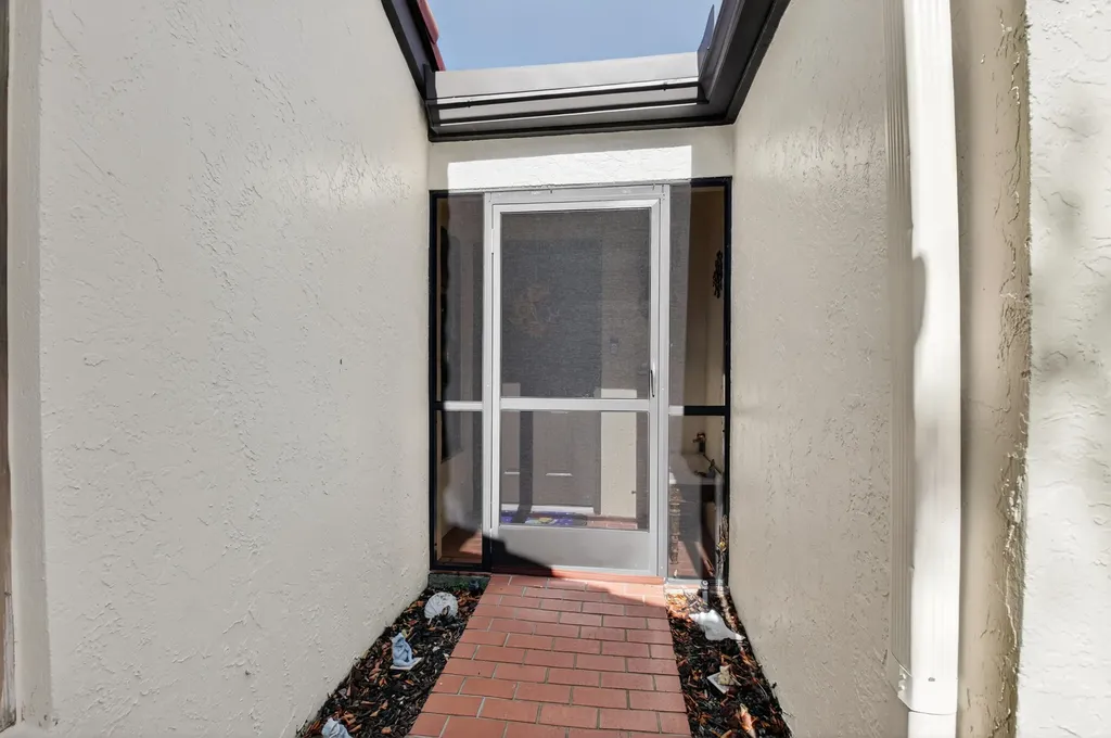 5893 Sunswept Lane Boynton Beach FL 33437