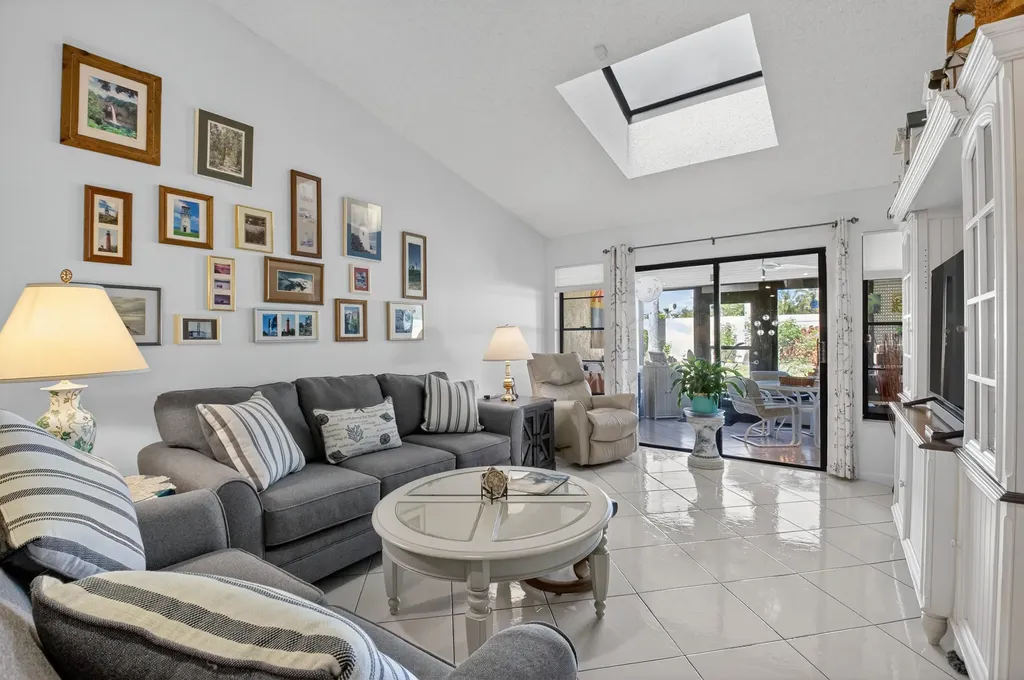 5893 Sunswept Lane Boynton Beach FL 33437