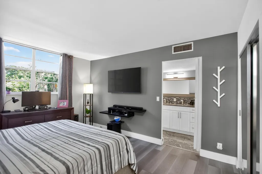 3160 Holiday Springs Boulevard Margate FL 33063