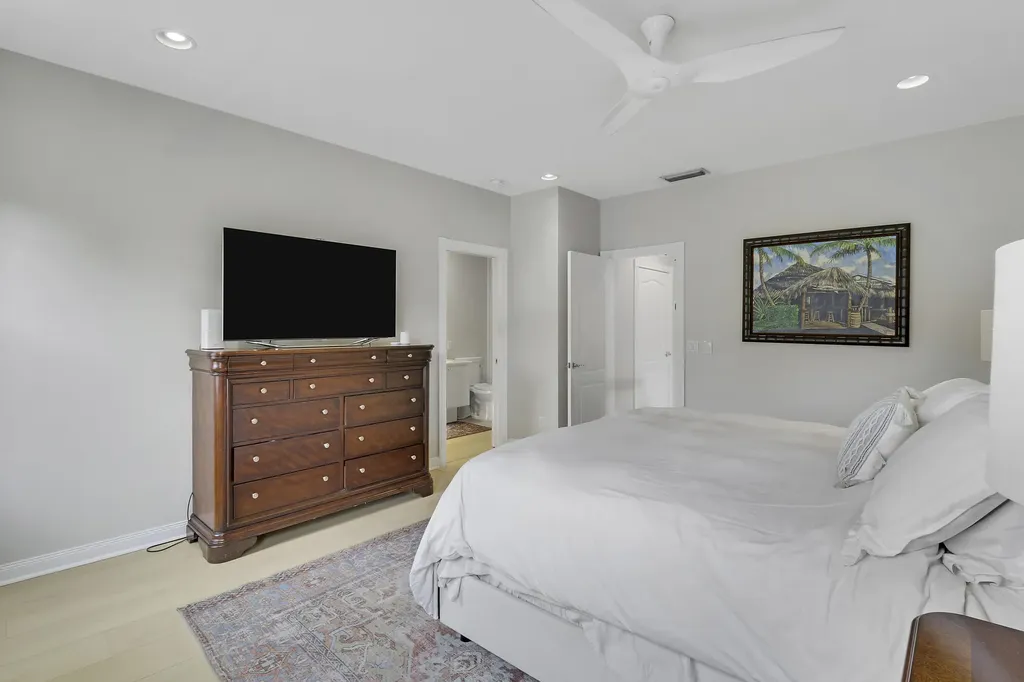 23 Live Oak Circle Tequesta FL 33469