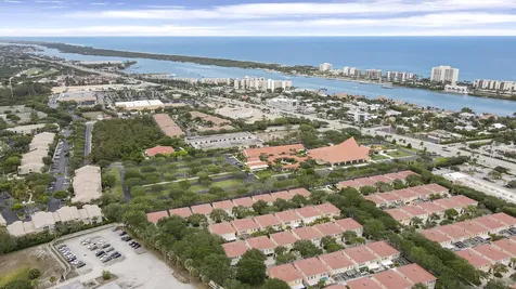 23 Live Oak Circle Tequesta FL 33469
