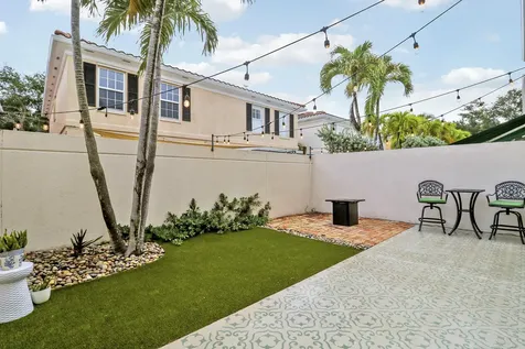 23 Live Oak Circle Tequesta FL 33469