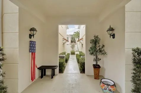 23 Live Oak Circle Tequesta FL 33469