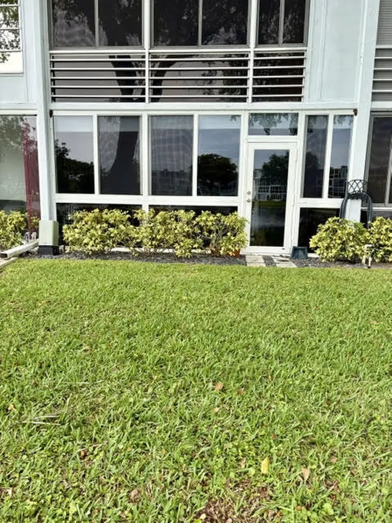 1044 Cambridge C Deerfield Beach FL 33442