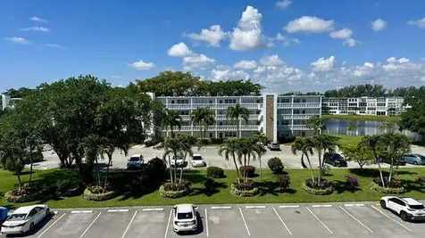1044 Cambridge C Deerfield Beach FL 33442
