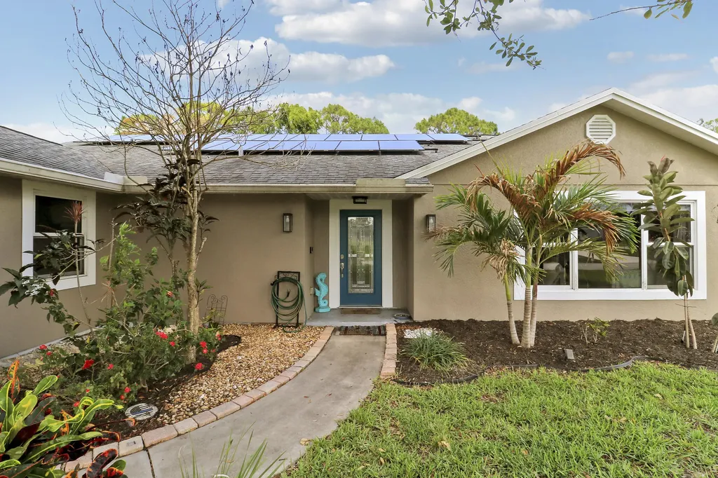 1881 SW Taurus Lane Port St Lucie FL 34984
