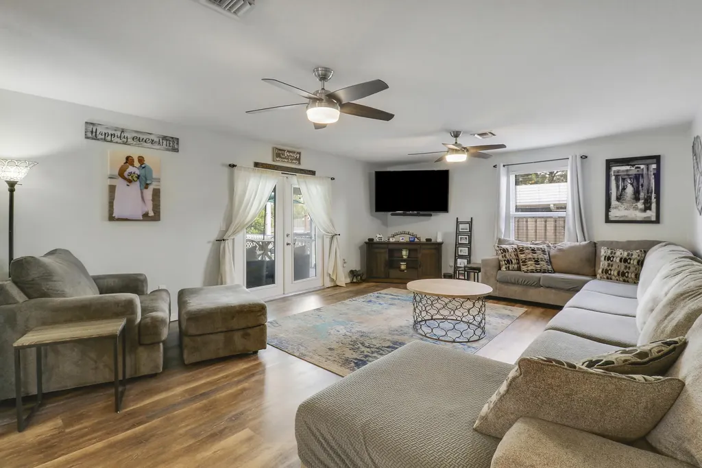 1881 SW Taurus Lane Port St Lucie FL 34984