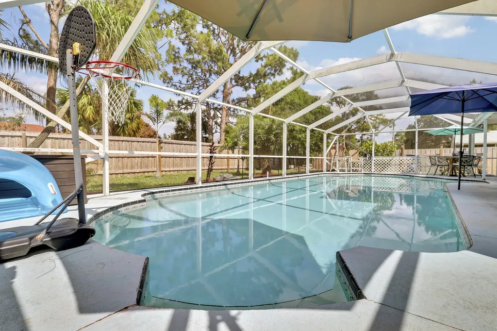 1881 SW Taurus Lane Port St Lucie FL 34984