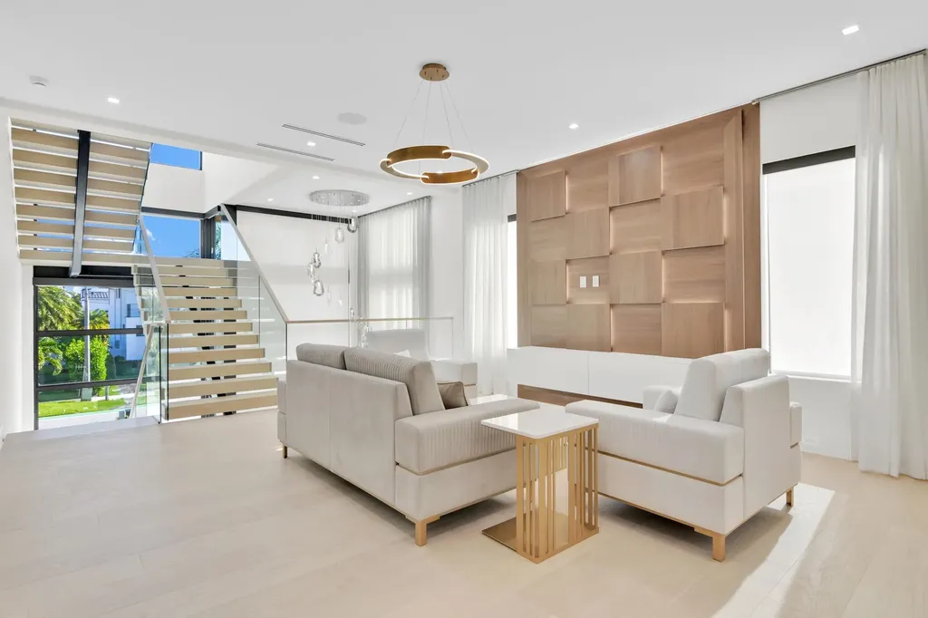 344 NE 2nd Street Boca Raton FL 33432