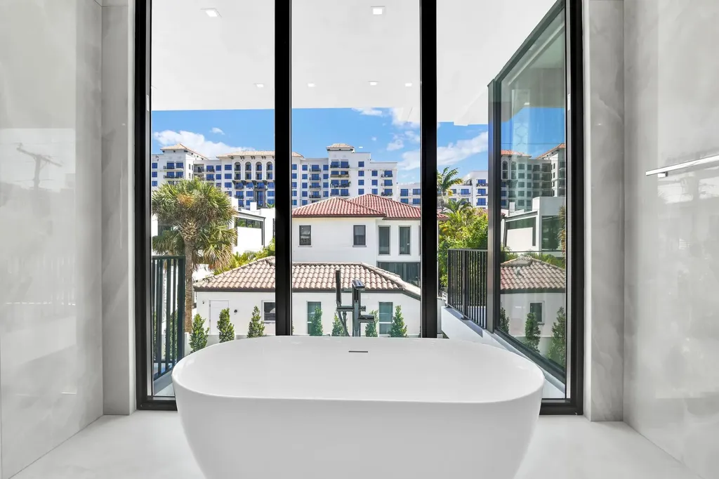 344 NE 2nd Street Boca Raton FL 33432