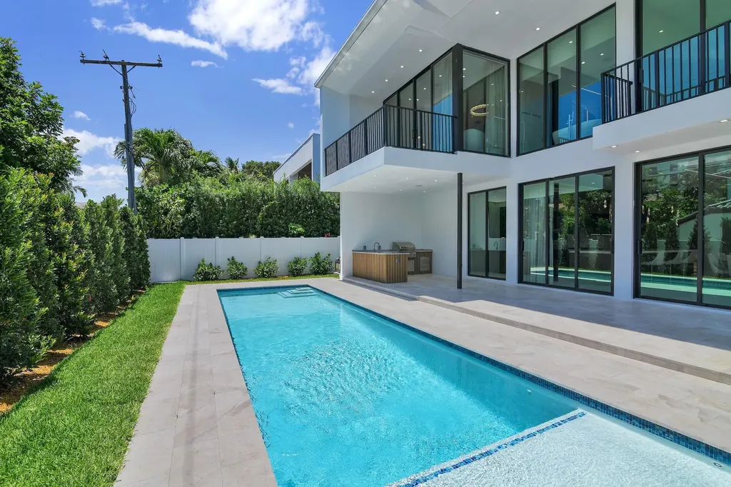 344 NE 2nd Street Boca Raton FL 33432