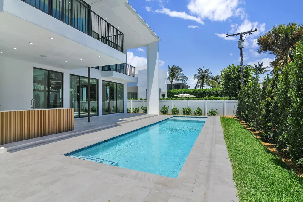344 NE 2nd Street Boca Raton FL 33432