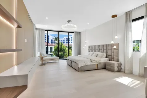 344 NE 2nd Street Boca Raton FL 33432