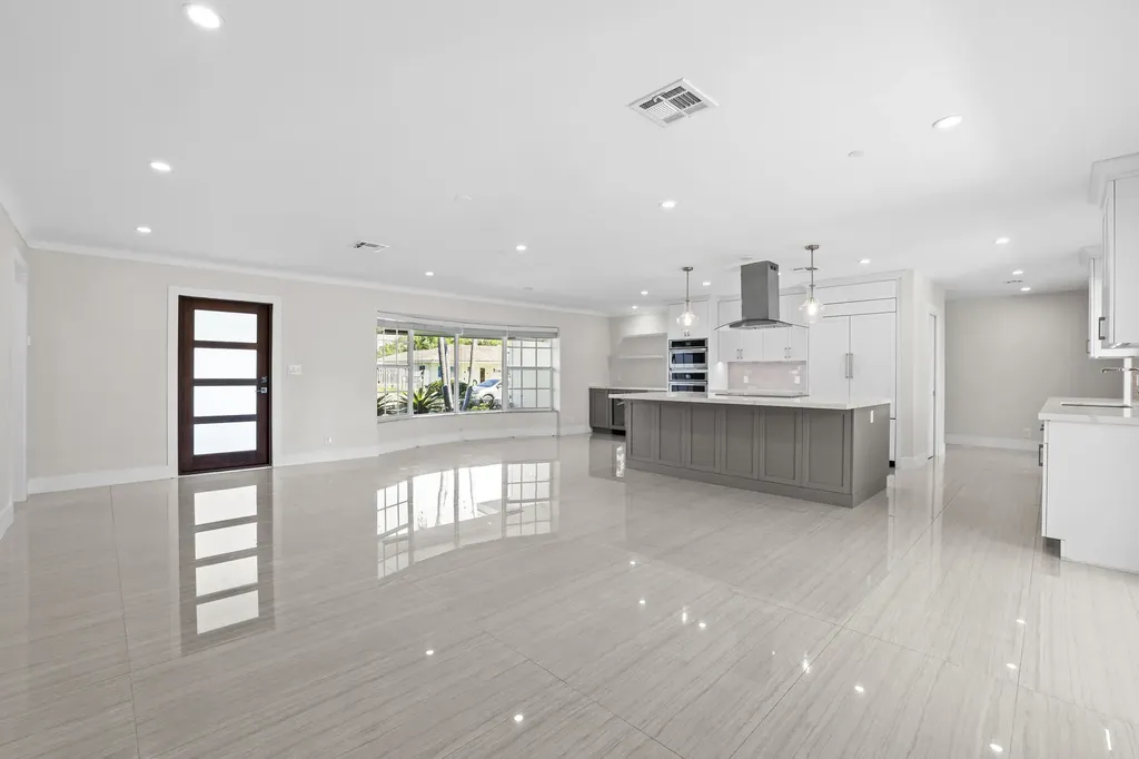4240 NE 22nd Terrace Lighthouse Point FL 33064