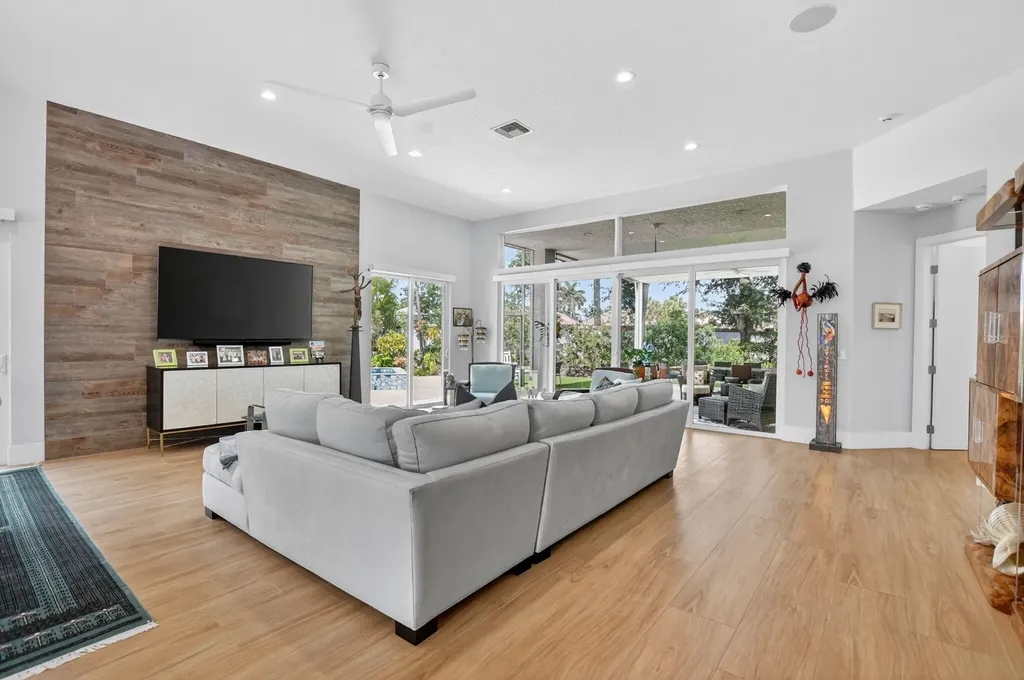 7843 Villa D Este Way Delray Beach FL 33446