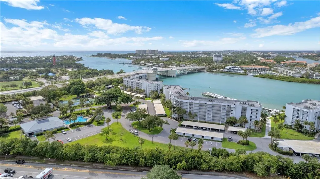 1648 Jupiter Cove Drive Jupiter FL 33469
