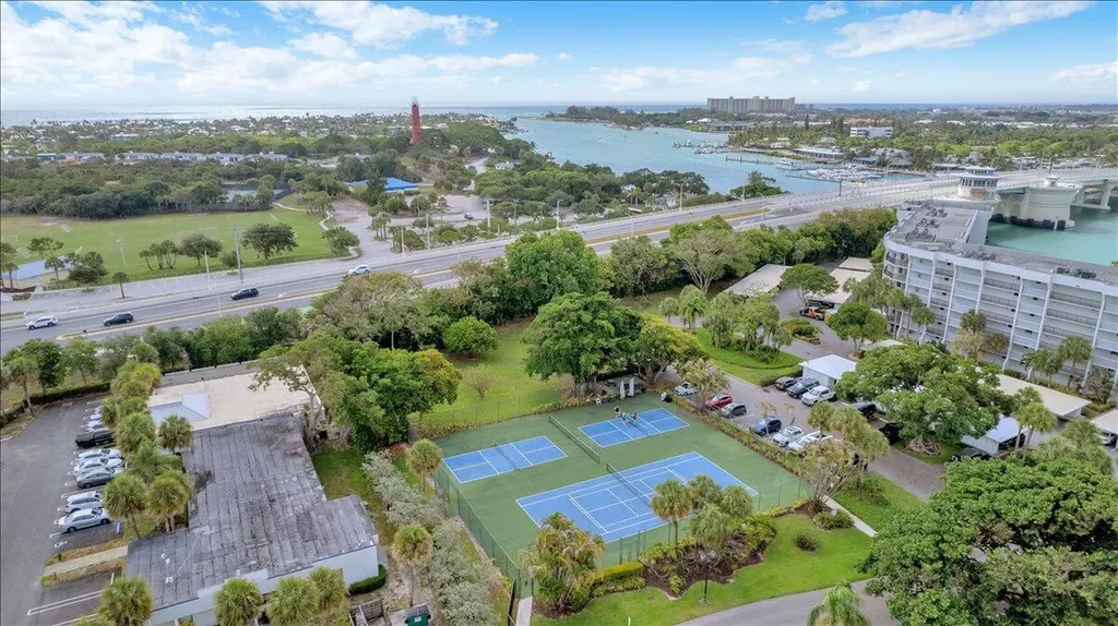 1648 Jupiter Cove Drive Jupiter FL 33469