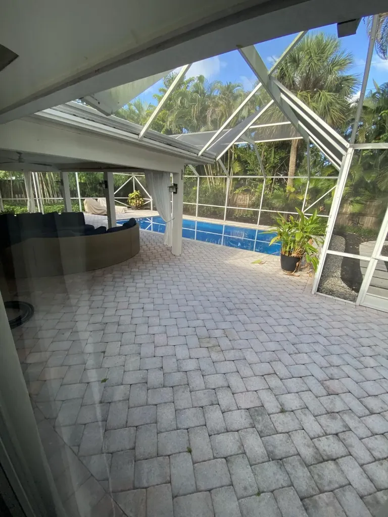 418 SW 7th Terrace Boca Raton FL 33486