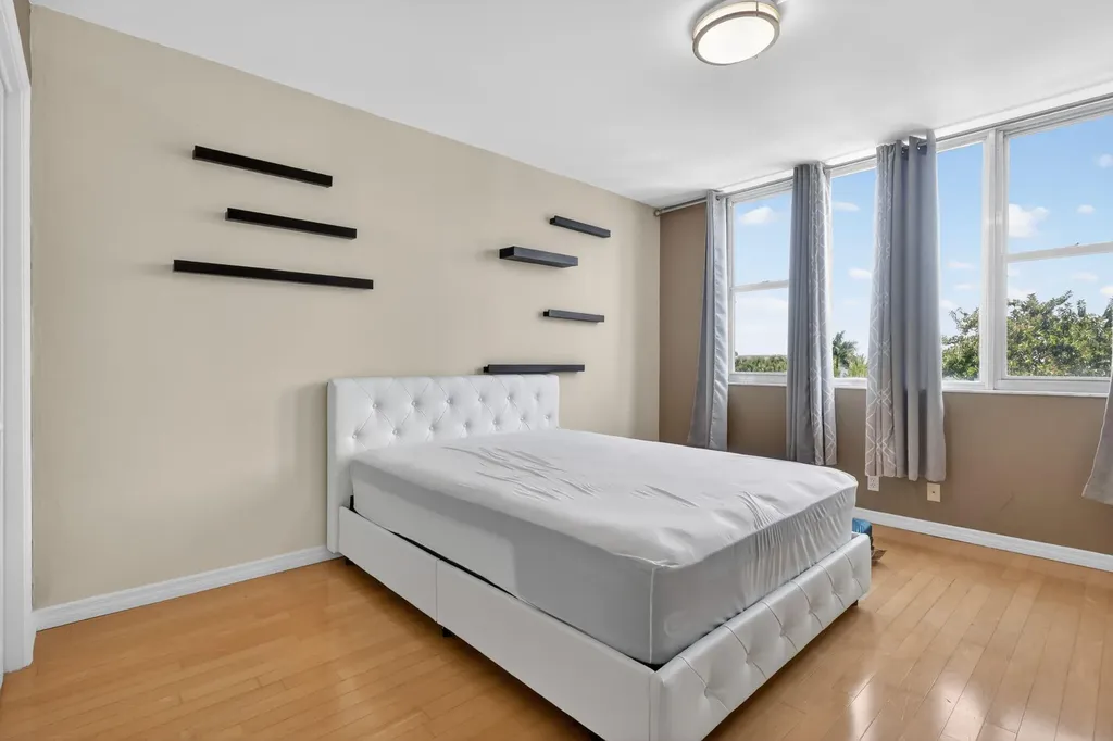 4330 Hillcrest Drive Hollywood FL 33021