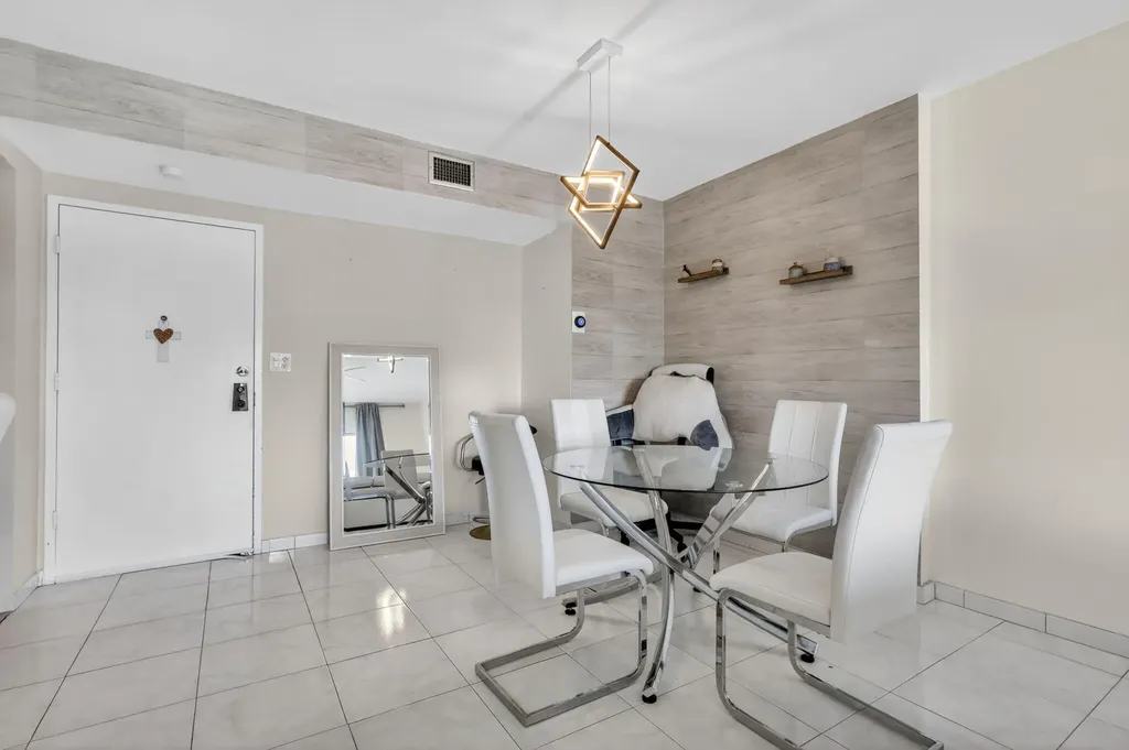 4330 Hillcrest Drive Hollywood FL 33021