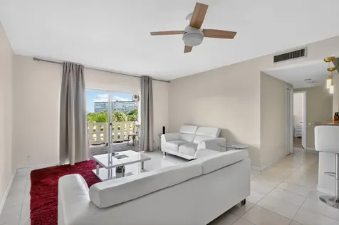 4330 Hillcrest Drive Hollywood FL 33021