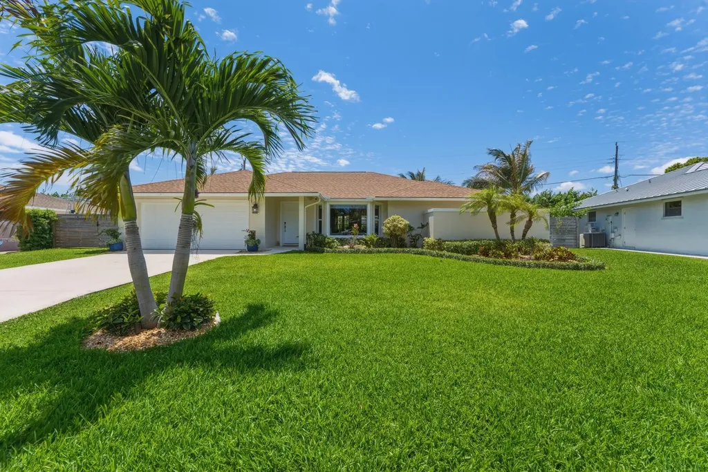 371 Evergreen Avenue Jupiter FL 33469