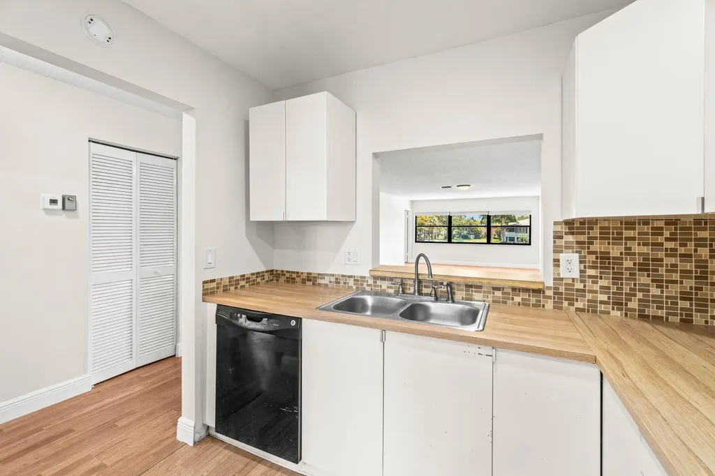 3001 SW 21st Terrace Delray Beach FL 33445