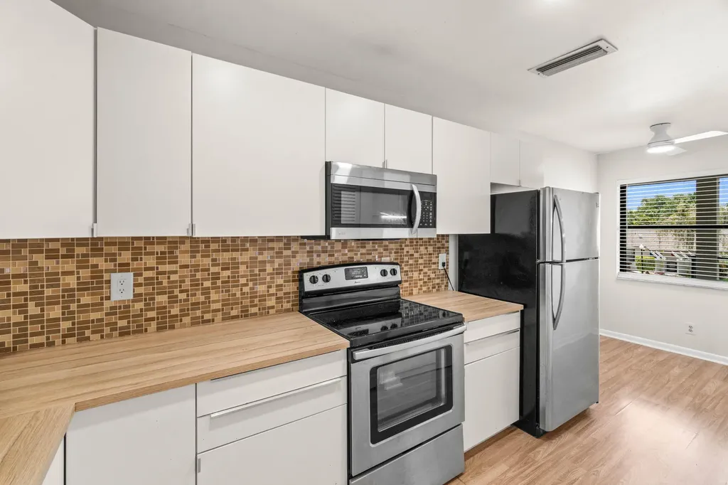 3001 SW 21st Terrace Delray Beach FL 33445