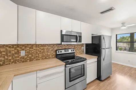3001 SW 21st Terrace Delray Beach FL 33445