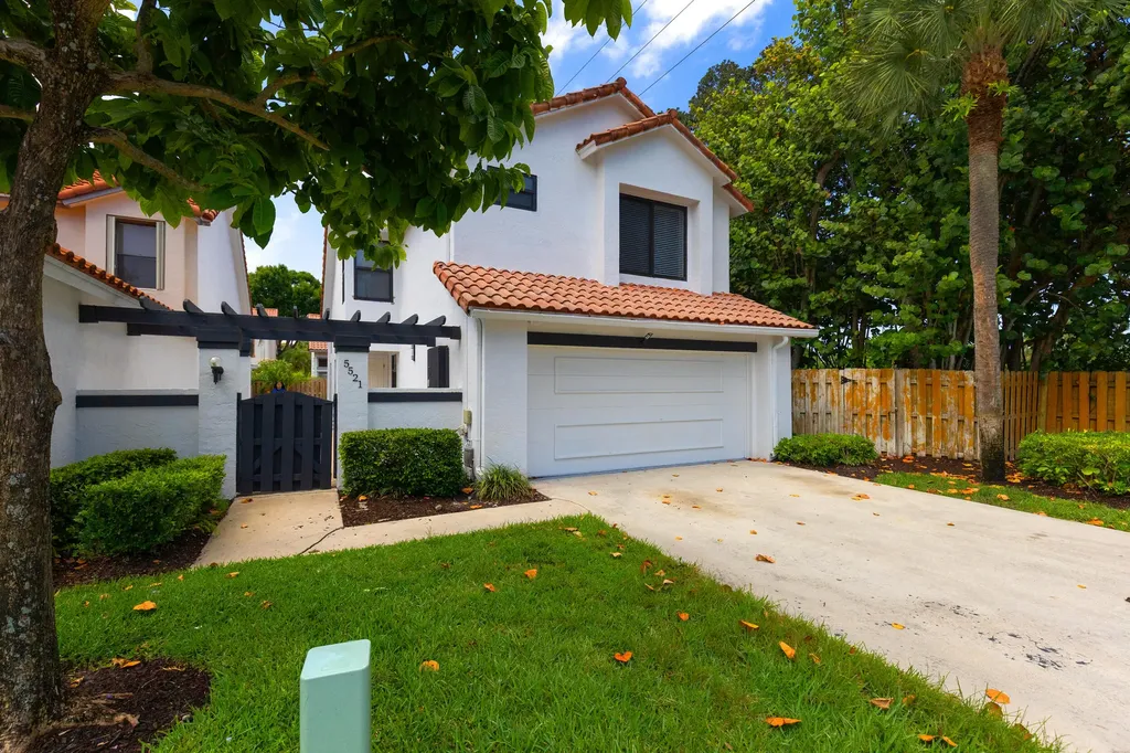 5521 Ilford Court Boca Raton FL 33486