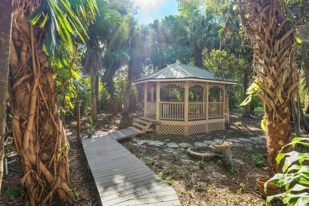 9266 Pinion Drive Lake Worth FL 33467