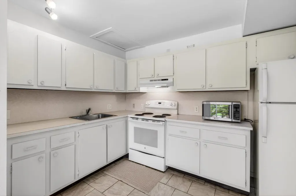 35 Mansfield A Boca Raton FL 33434