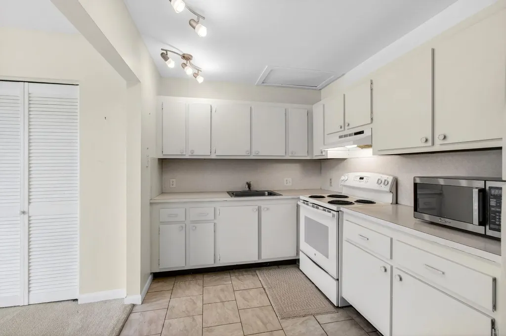 35 Mansfield A Boca Raton FL 33434