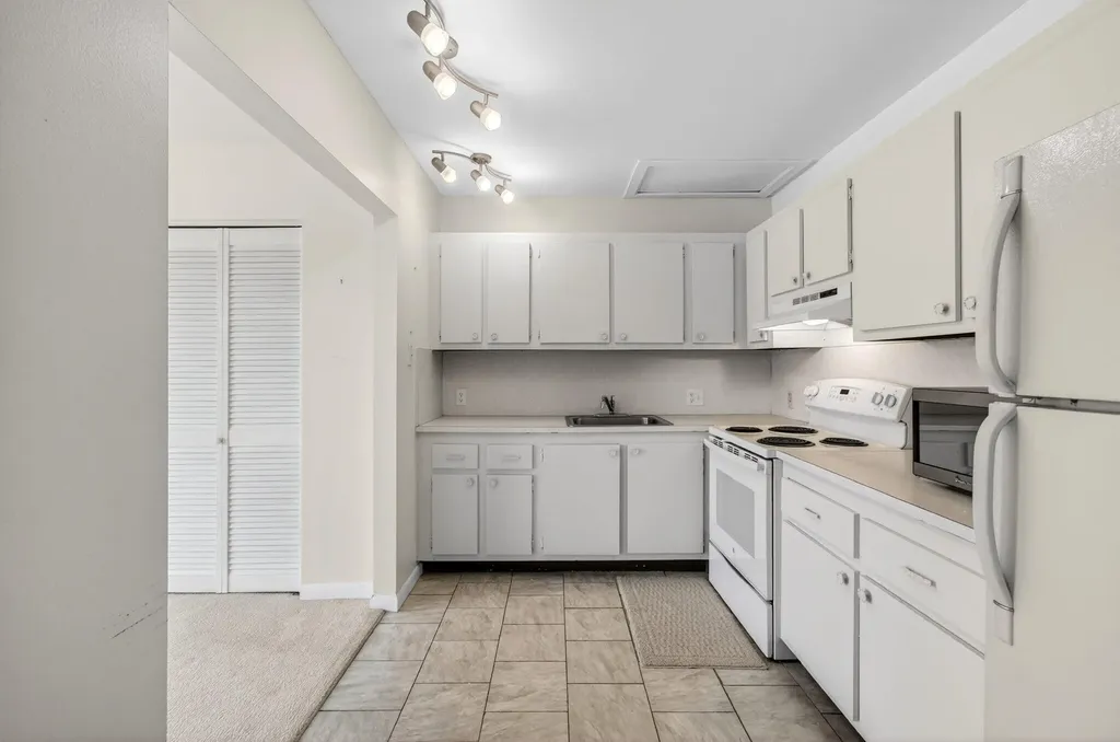 35 Mansfield A Boca Raton FL 33434