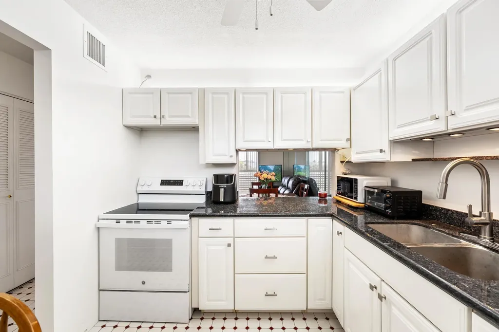 2682 S Garden Drive Lake Worth FL 33461