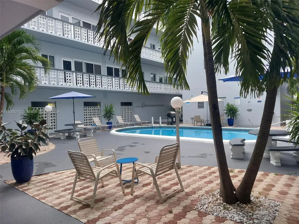 1818 Rodman Street Hollywood FL 33020