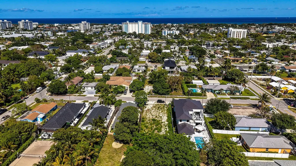 618 SE 2nd Avenue Delray Beach FL 33483
