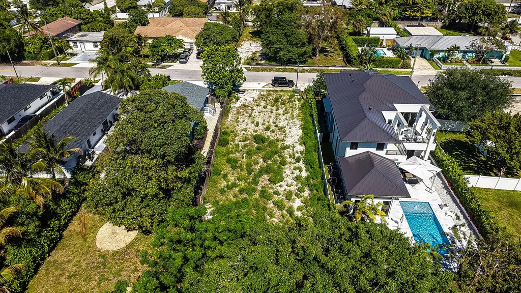 618 SE 2nd Avenue Delray Beach FL 33483