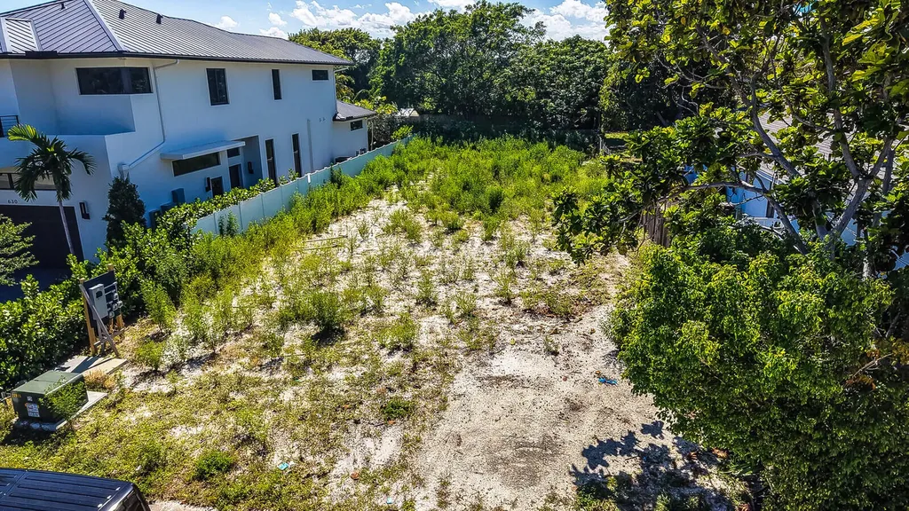 618 SE 2nd Avenue Delray Beach FL 33483