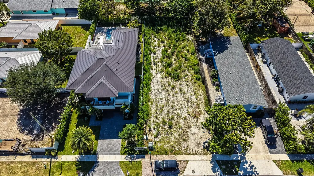 618 SE 2nd Avenue Delray Beach FL 33483