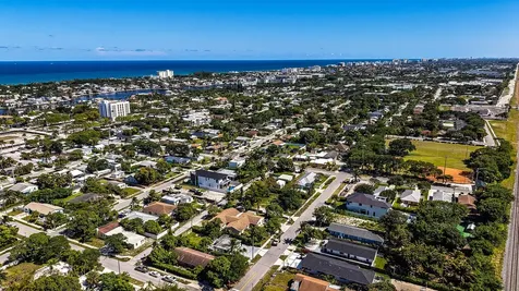 618 SE 2nd Avenue Delray Beach FL 33483