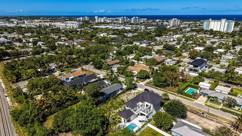618 SE 2nd Avenue Delray Beach FL 33483