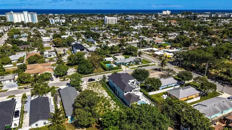 618 SE 2nd Avenue Delray Beach FL 33483