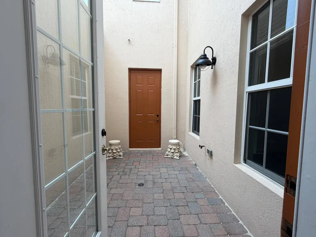 8309 NW 8th Way Boca Raton FL 33487