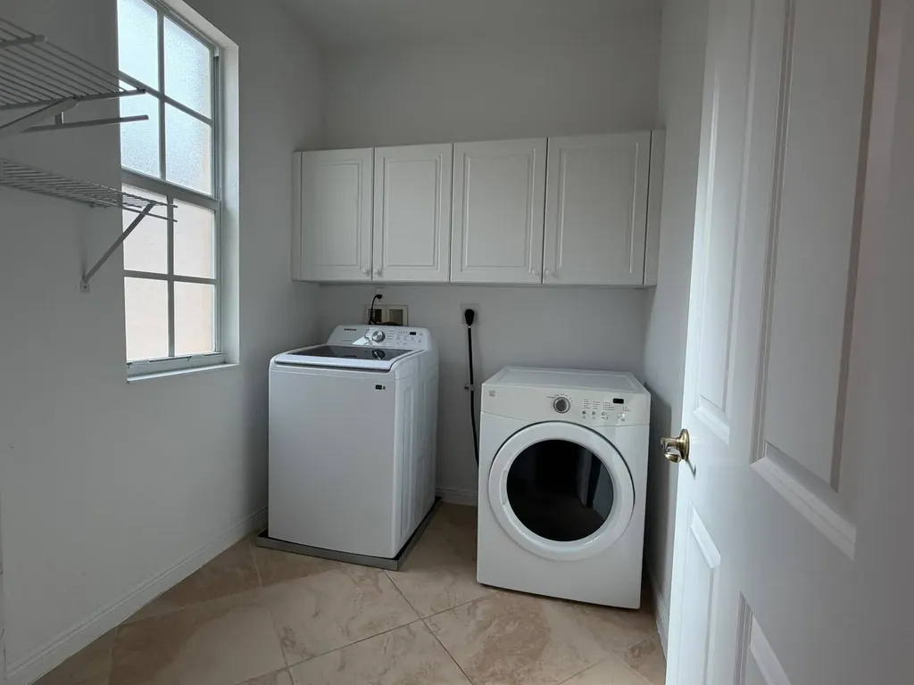 8309 NW 8th Way Boca Raton FL 33487